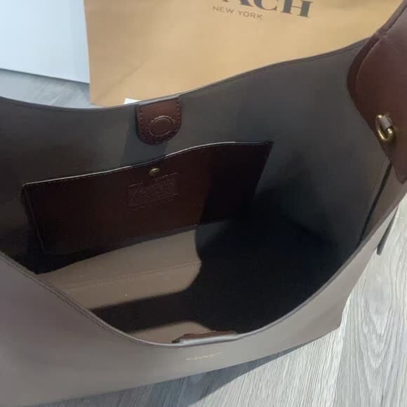 Coach Brooklyn Shoulder Bag 28 - Picture 5 of 8